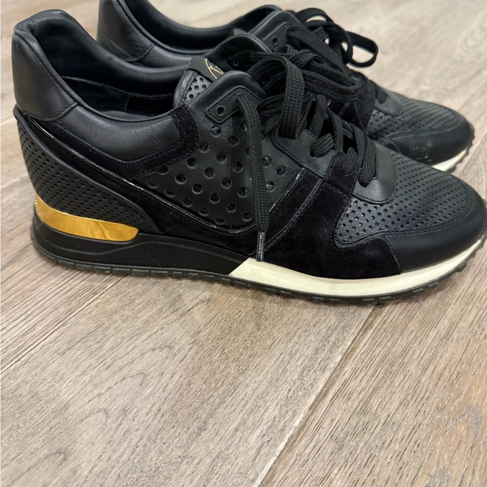 Authentic Louis Vuitton Run Away Sneakers size 37.